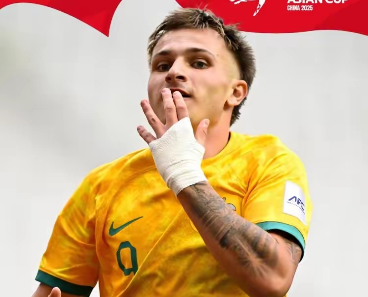 开云体育官方入口关于阿扎伦卡在日本队比赛中大比分获胜，夺冠引发热议！的信息