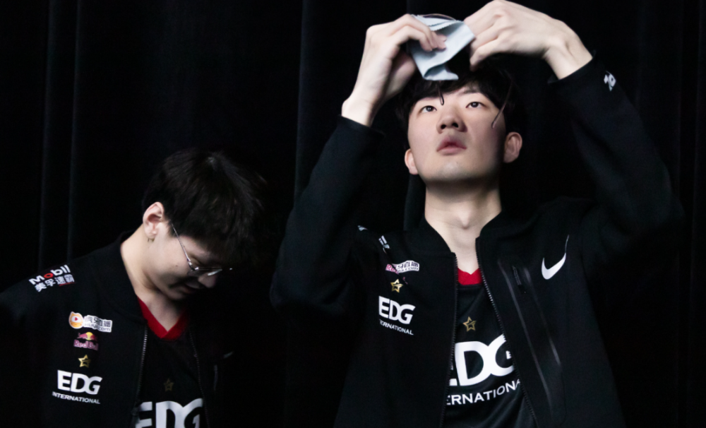 开云体育网页版登录包含Scout与50激战独行侠分钟，刷新纪录胜负难料！，JackeyLove焦点对战比赛高潮迭起的词条